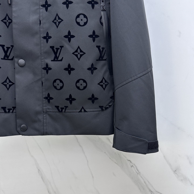 l0vis Vvtt0n outwear